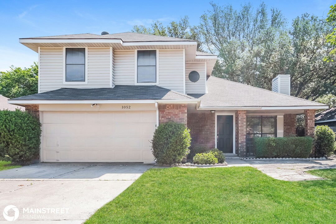 1052 Colony St in Flower Mound, TX - Building Photo