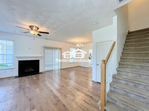 6713 Hampton Roads Pkwy in Suffolk, VA - Foto de edificio - Building Photo