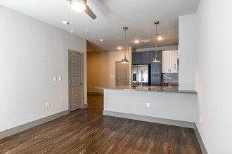 One90 Main in Rowlett, TX - Building Photo - Interior Photo