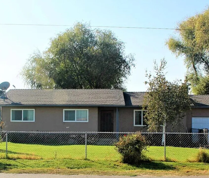 4406 W Linwood Ave in Turlock, CA - Building Photo