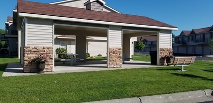 Arcade Estates West in Vadnais Heights, MN - Foto de edificio - Building Photo