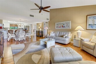 4811 S Landings Dr in Ft. Myers, FL - Building Photo - Building Photo