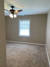 108 Croghan Way in Vine Grove, KY - Foto de edificio - Building Photo