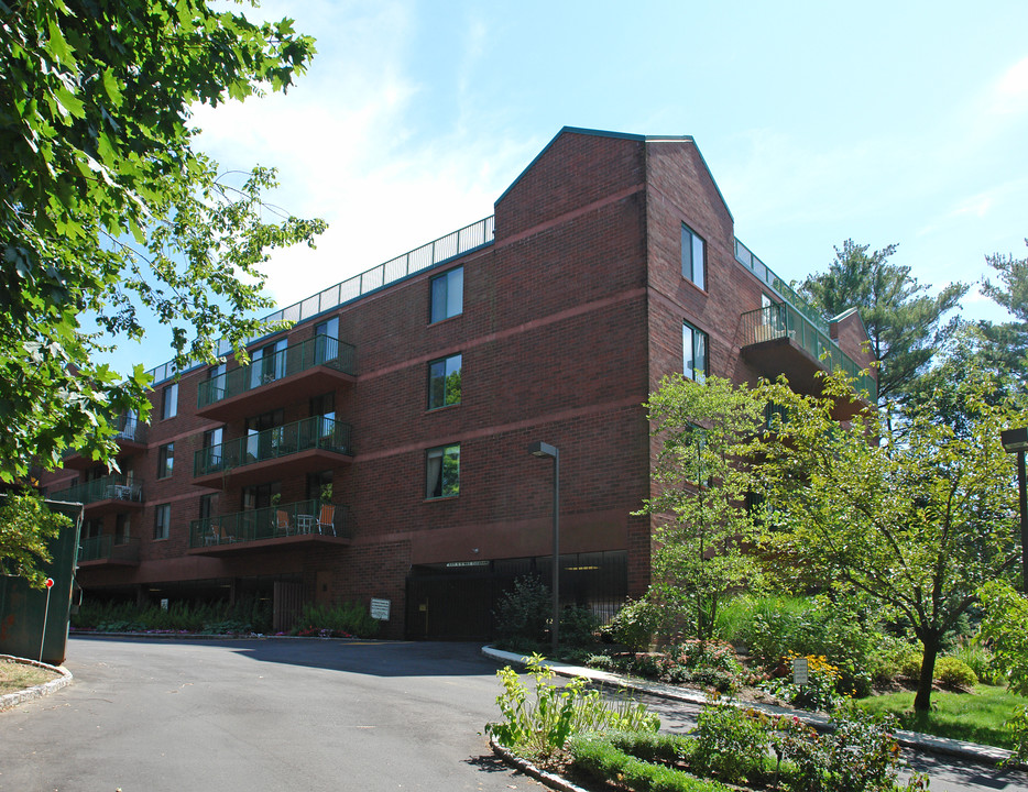 Wimbledon Apartments in White Plains, NY - Building Photo