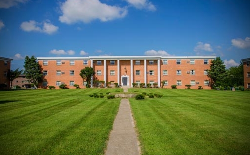 University Inn in Whitewater, WI - Building Photo