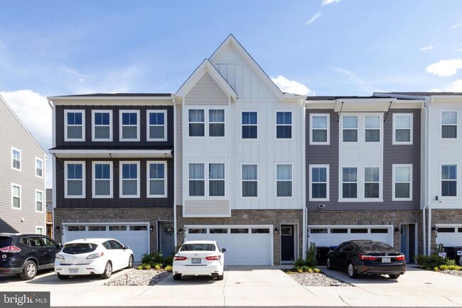 property at 3912 Applegate Ct
