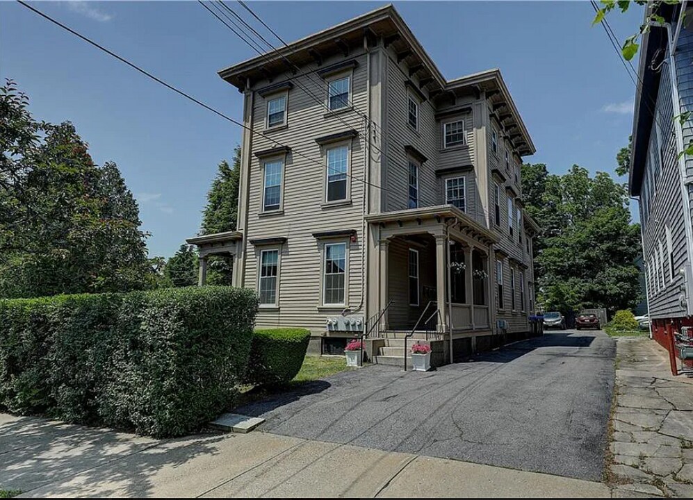 156 Cypress St, Unit 2 in Providence, RI - Building Photo