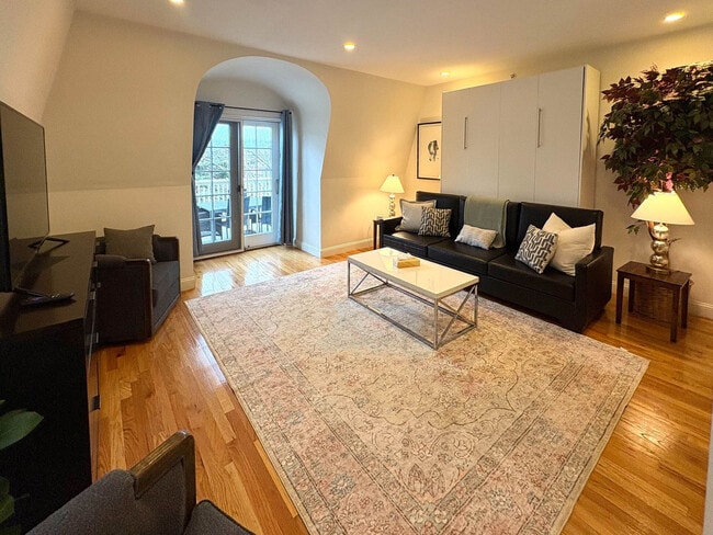 1 Harvard Square, Unit SI FL2-ID1238108P in Brookline, MA - Foto de edificio - Building Photo