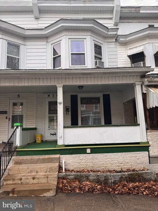 3 Eagle Ave in Coal Township, PA - Building Photo