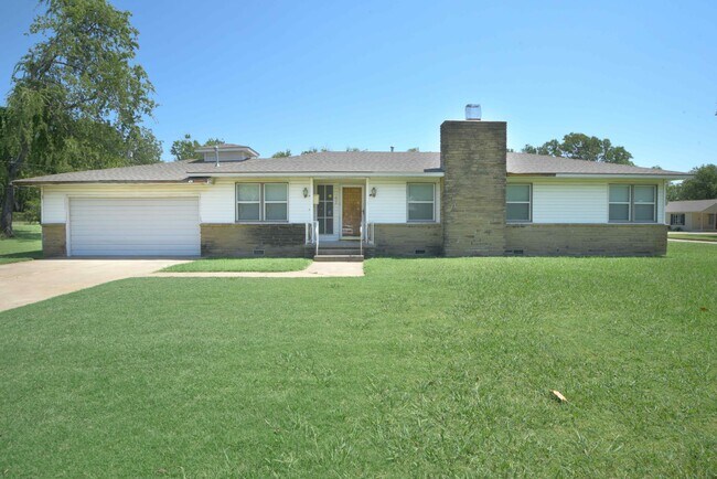 property at 477 S Norwood Ave