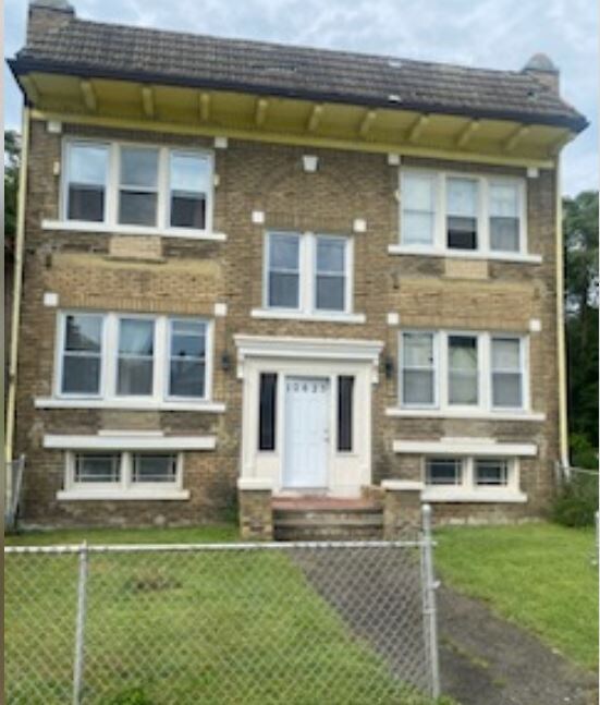 10623 Massie Ave, Unit Apartment 3 in Cleveland, OH - Building Photo