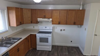 236 W 650 S, Unit 236 West in Bountiful, UT - Building Photo - Building Photo