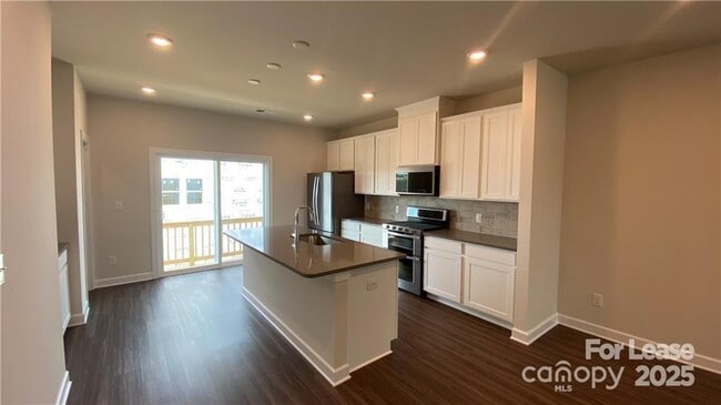 3860 Memorial Pkwy in Charlotte, NC - Building Photo - Building Photo