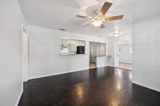 10433 Cayuga Dr in Dallas, TX - Building Photo - Building Photo