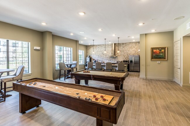 Nantucket at Fannin Station in Houston, TX - Foto de edificio - Building Photo