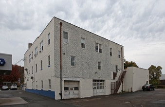 1601-1607 Lincoln Way in McKeesport, PA - Foto de edificio - Building Photo