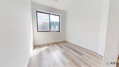 2369 Hoffman St in Bronx, NY - Building Photo - Building Photo