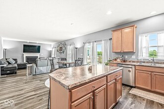 733 Reunion Ln in Greenwood, IN - Building Photo - Building Photo