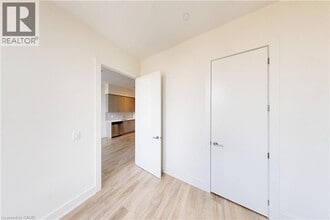 212 King William St in Hamilton, ON - Building Photo - Building Photo