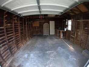 2428 Oakshire Ave in Berkley, MI - Building Photo - Building Photo