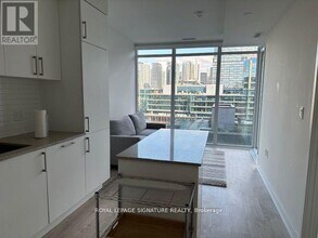 576 Front St W in Toronto, ON - Building Photo - Building Photo