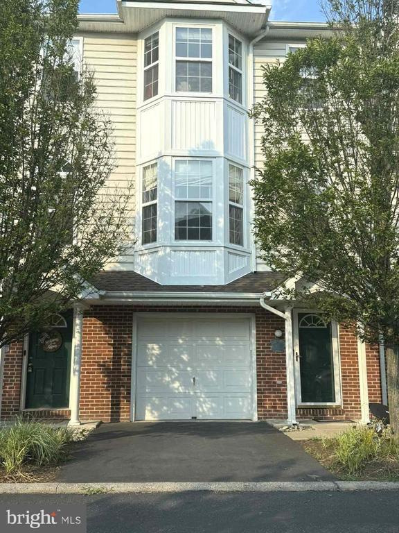 35 Cameron Ct