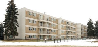 Maridian Pines in Stony Plain, AB - Building Photo