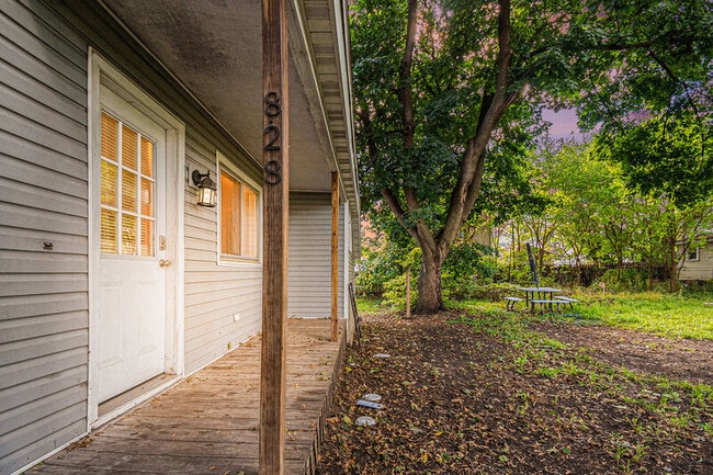 828 4th St NW in Grand Rapids, MI - Building Photo - Building Photo