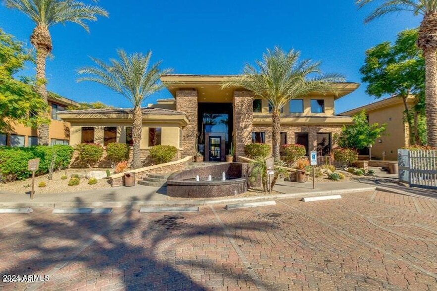 6900 E Princess Dr, Unit 1242 in Phoenix, AZ - Building Photo