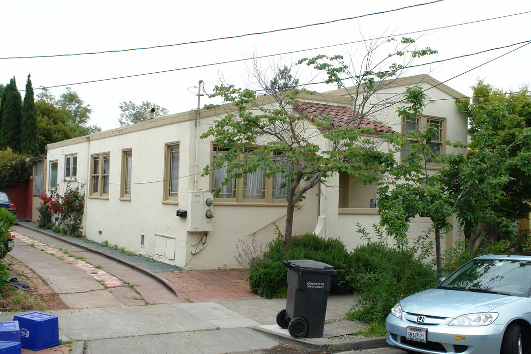 2410 Carleton St in Berkeley, CA - Building Photo