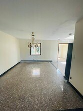 146 Woolsey Ave in Glen Cove, NY - Building Photo - Building Photo