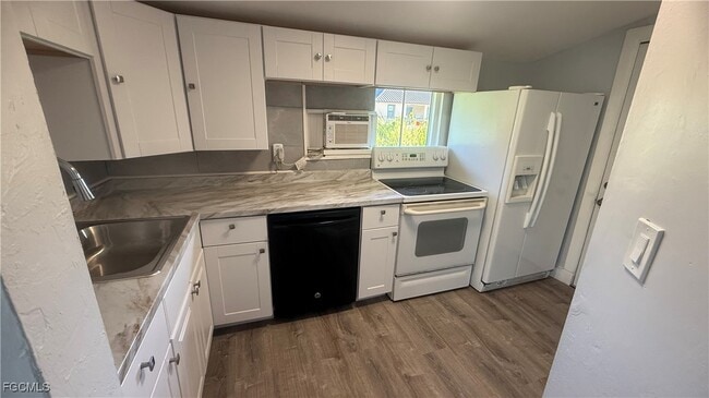 4485 Armeda Ave in Ft. Myers, FL - Building Photo - Building Photo