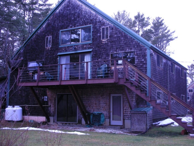 44 Byram Ave, Unit 44B in Freeport, ME - Foto de edificio - Building Photo