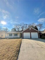 4885 Streamside Dr in Alpharetta, GA - Building Photo