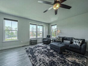 7731 Blackburn Ridge Dr in Manassas, VA - Foto de edificio - Building Photo