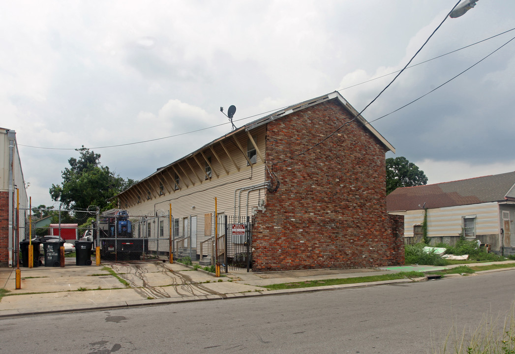 3020 First St in New Orleans, LA - Building Photo