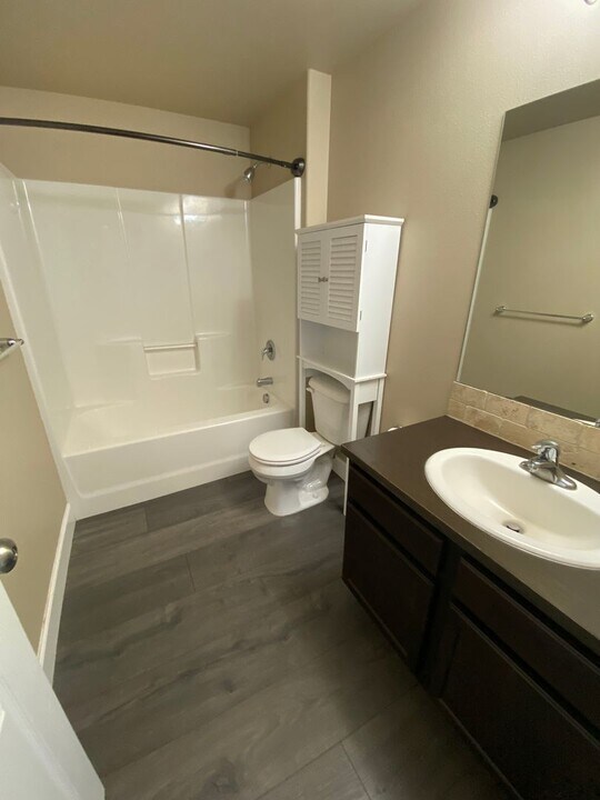 2794 NE Spring Water Pl in Bend, OR - Building Photo