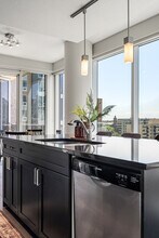 211 13 Av SE in Calgary, AB - Building Photo - Building Photo