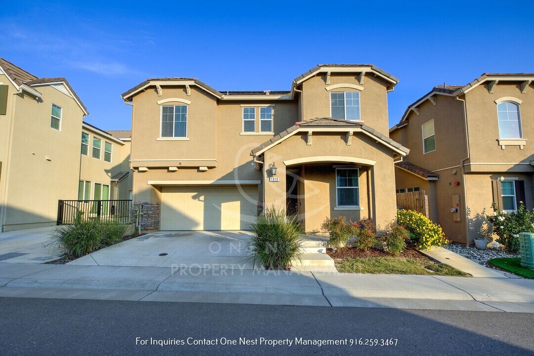 1010 Sagittaria Cir in Rocklin, CA - Building Photo