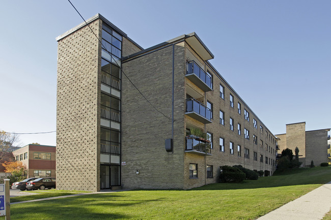 Heatherdale Apartments in Toronto, ON - Building Photo - Building Photo