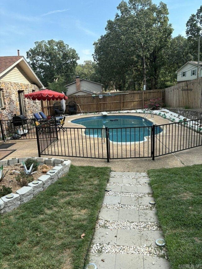 property at 1702 Jennifer Dr