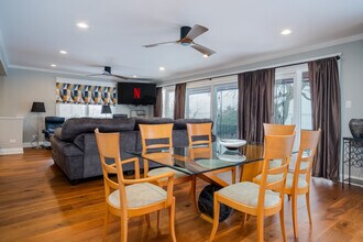 10 N Pistakee Lake Rd in Fox Lake, IL - Building Photo - Building Photo