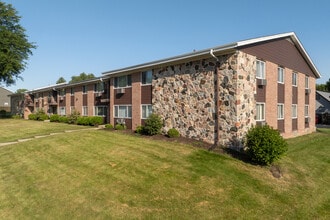 Biscayne Apartments in Racine, WI - Foto de edificio - Building Photo