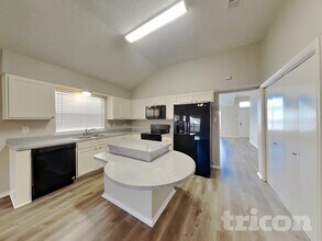 6002 Flyers Ln in Arlington, TX - Building Photo - Building Photo