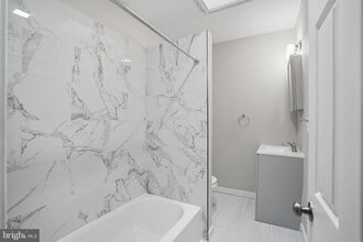 5518 Lansdowne Ave in Philadelphia, PA - Building Photo - Building Photo