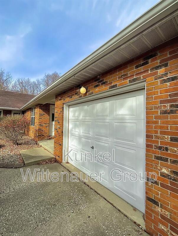 64 S Cherry Hills in Edwardsville, IL - Building Photo - Building Photo