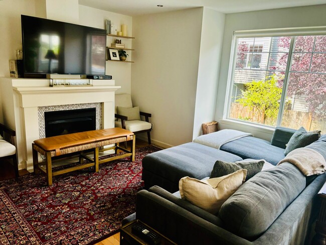 property at 8521 Interlake Ave N