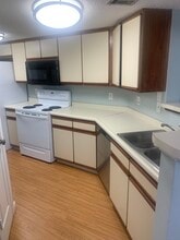 11 Carriage Crossing Ln in Middletown, CT - Building Photo - Building Photo