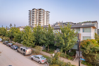 CentreBlock in Burnaby, BC - Building Photo - Building Photo