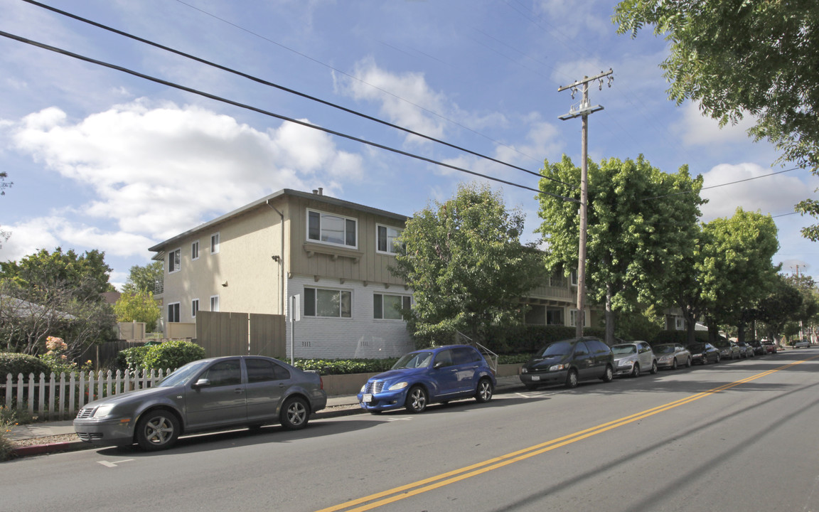 Menlo Terrace in Menlo Park, CA - Building Photo